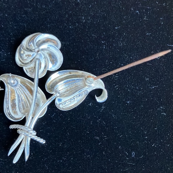 Delightful VINTAGE Mexico Silver "Marcel Boucher" Flower and Leaf Brooch 1940's - Picture 4 of 9